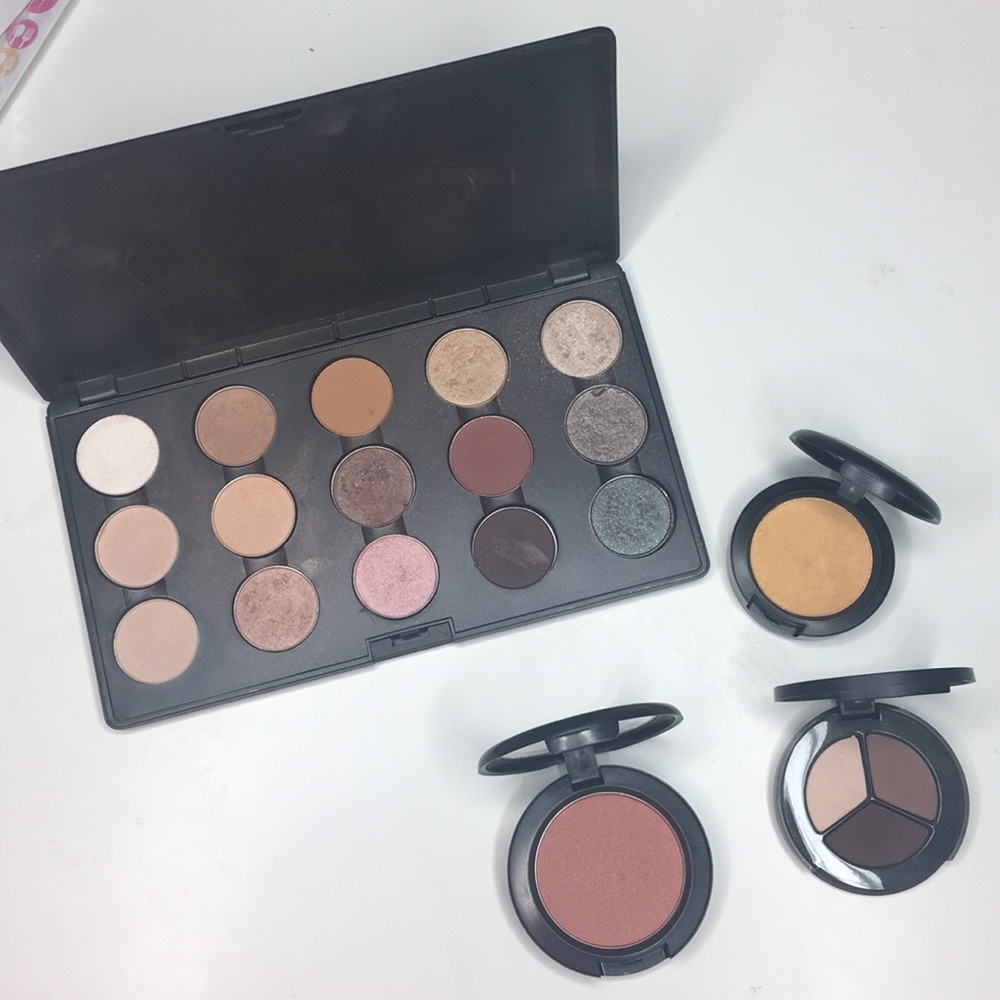 Mac eyeshadow and blush